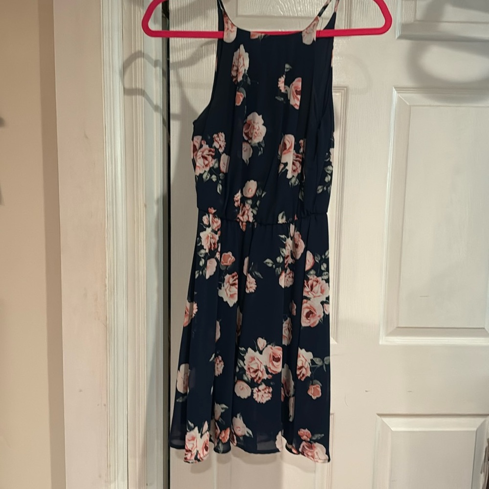 Women’s casual blue floral dress size XS, worn once!